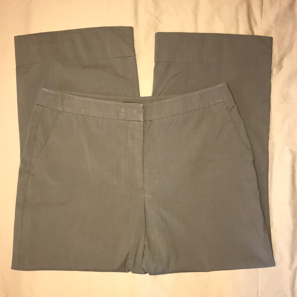 ⭐️NY & Company - City Stretch Capris
